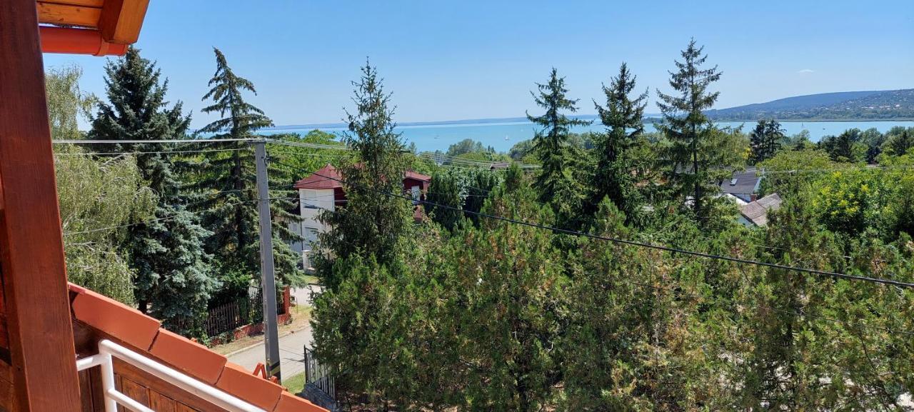 Szikszai Apartman Balatonfůzfő Extérieur photo