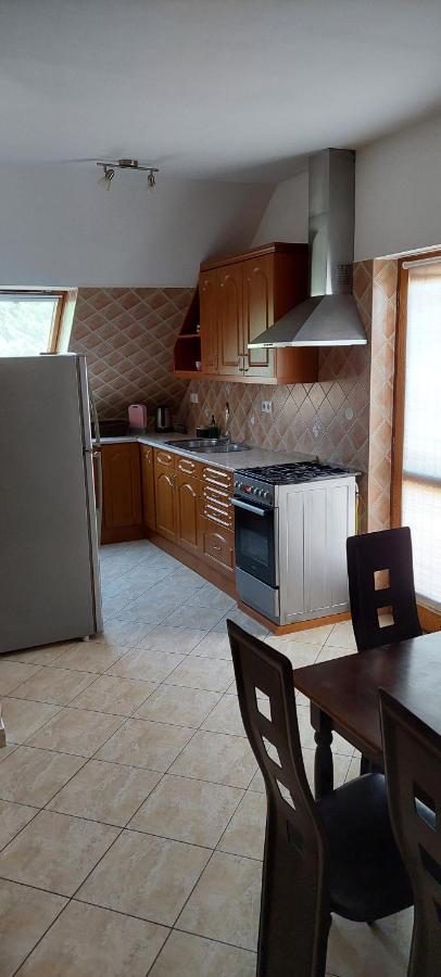 Szikszai Apartman Balatonfůzfő Extérieur photo