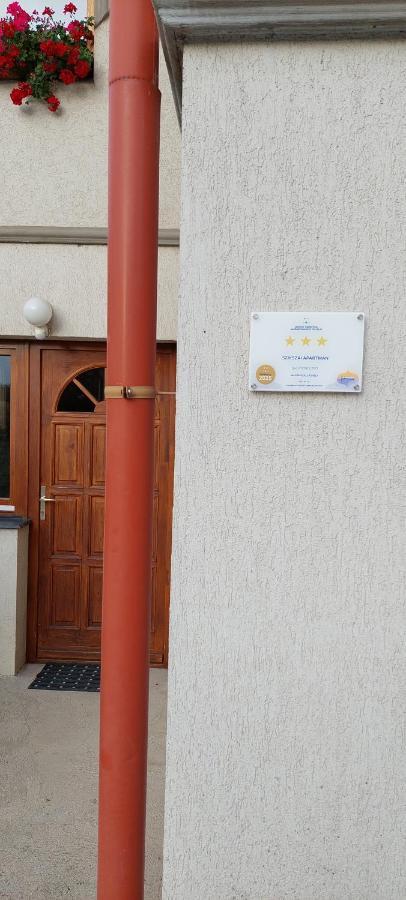 Szikszai Apartman Balatonfůzfő Extérieur photo